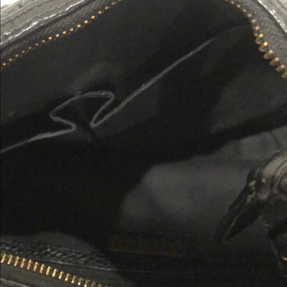 Isabella Fiore Hobo Shoulder Purse - Picture 3 of 3